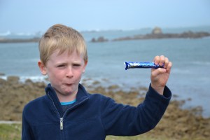 Des chocolats suisses devant le Phare du Four, ça ne s'invente pas! Merci !!
