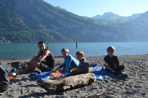 Petit-dej au bord du lac- Ovomaltine au menu!